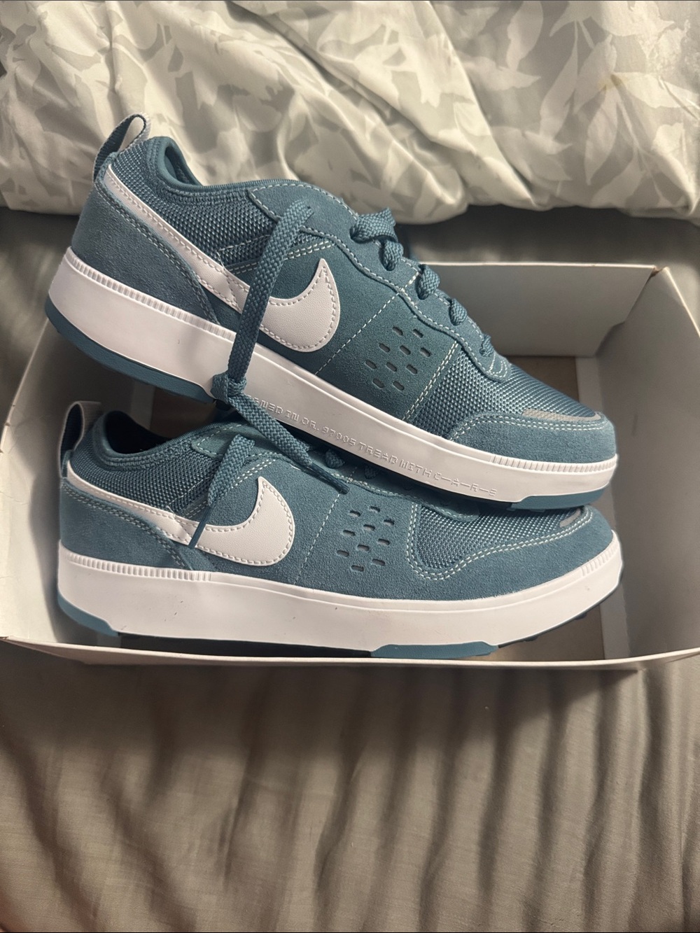 Nike Youth Teal Low-Top Sneakers with White Swoosh